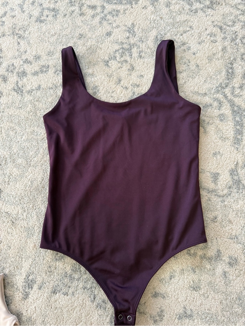 Express Body Contour Bodysuit Women’s Medium Plum Sleeveless Scoop Neck